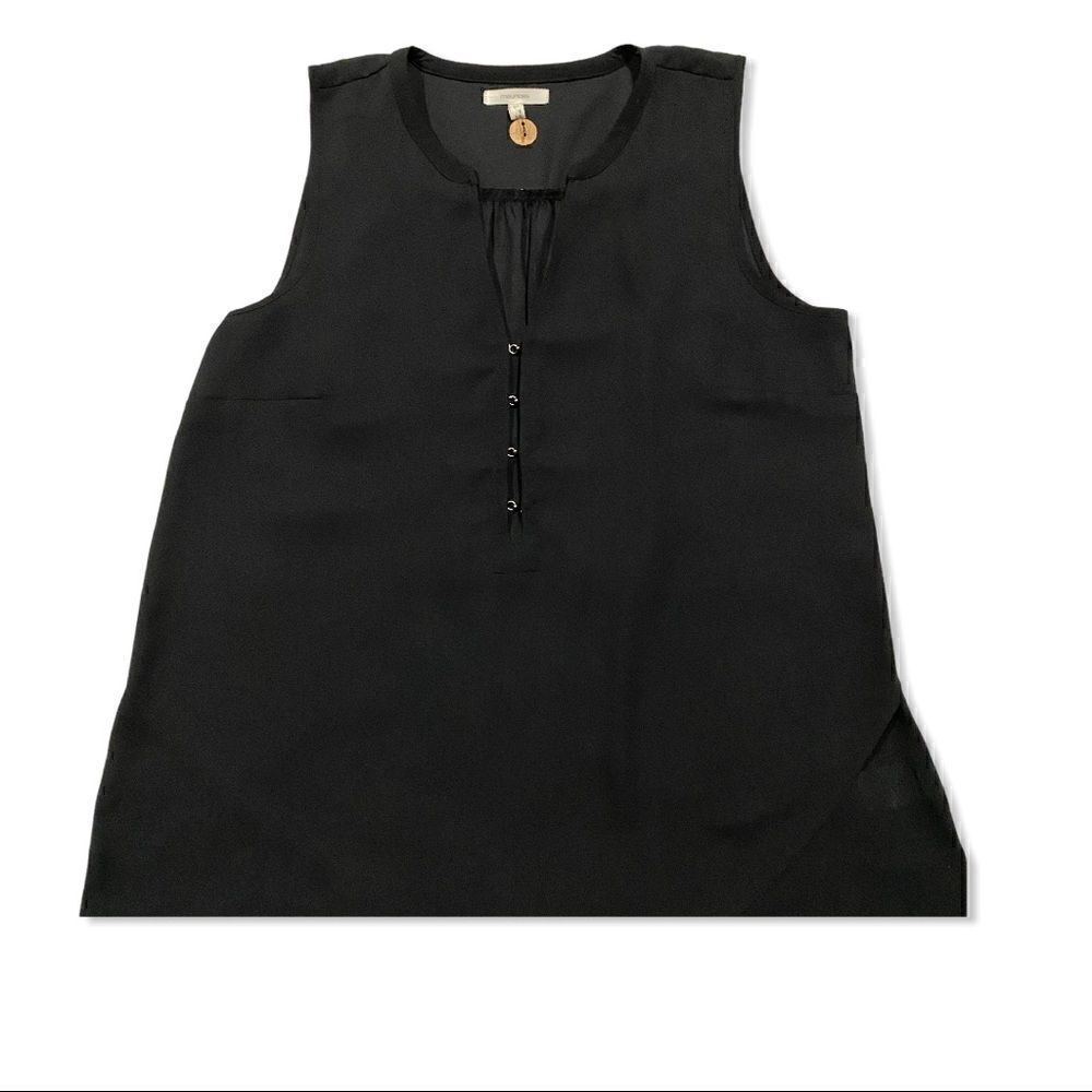 Maurices Black V Neck Sleeveless Blouse